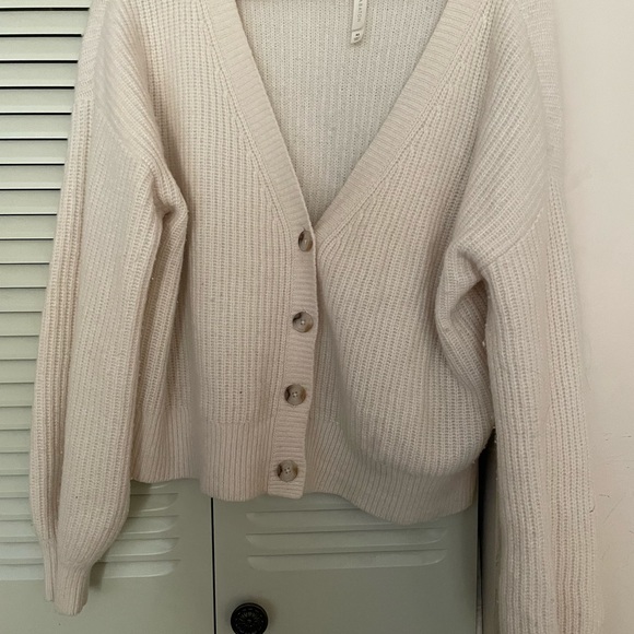 Aritzia Babaton Canberra cardigan - Picture 3 of 3